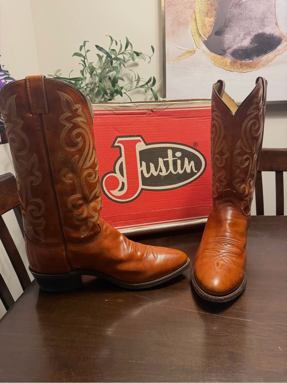 Vintage Justin Leather Western Boots - Classic Cowboy Style
